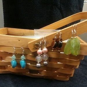 Fashion earings with nickel free hooks